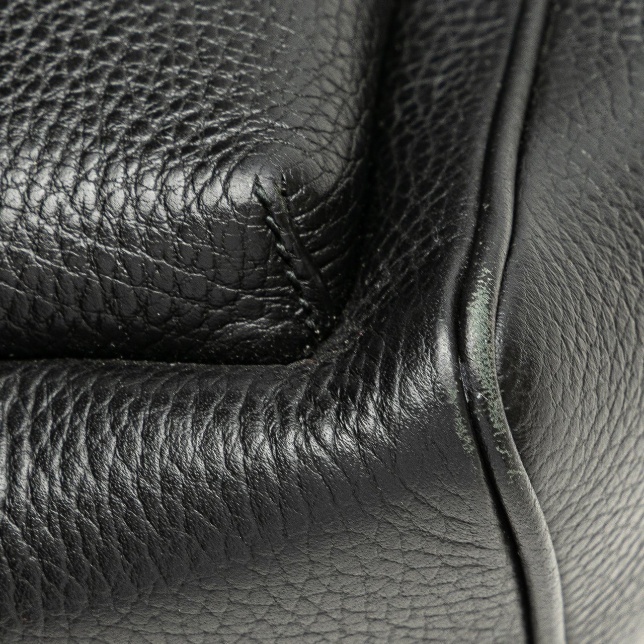 Gucci Pebbled Calfskin Soho Chain Backpack Zwart