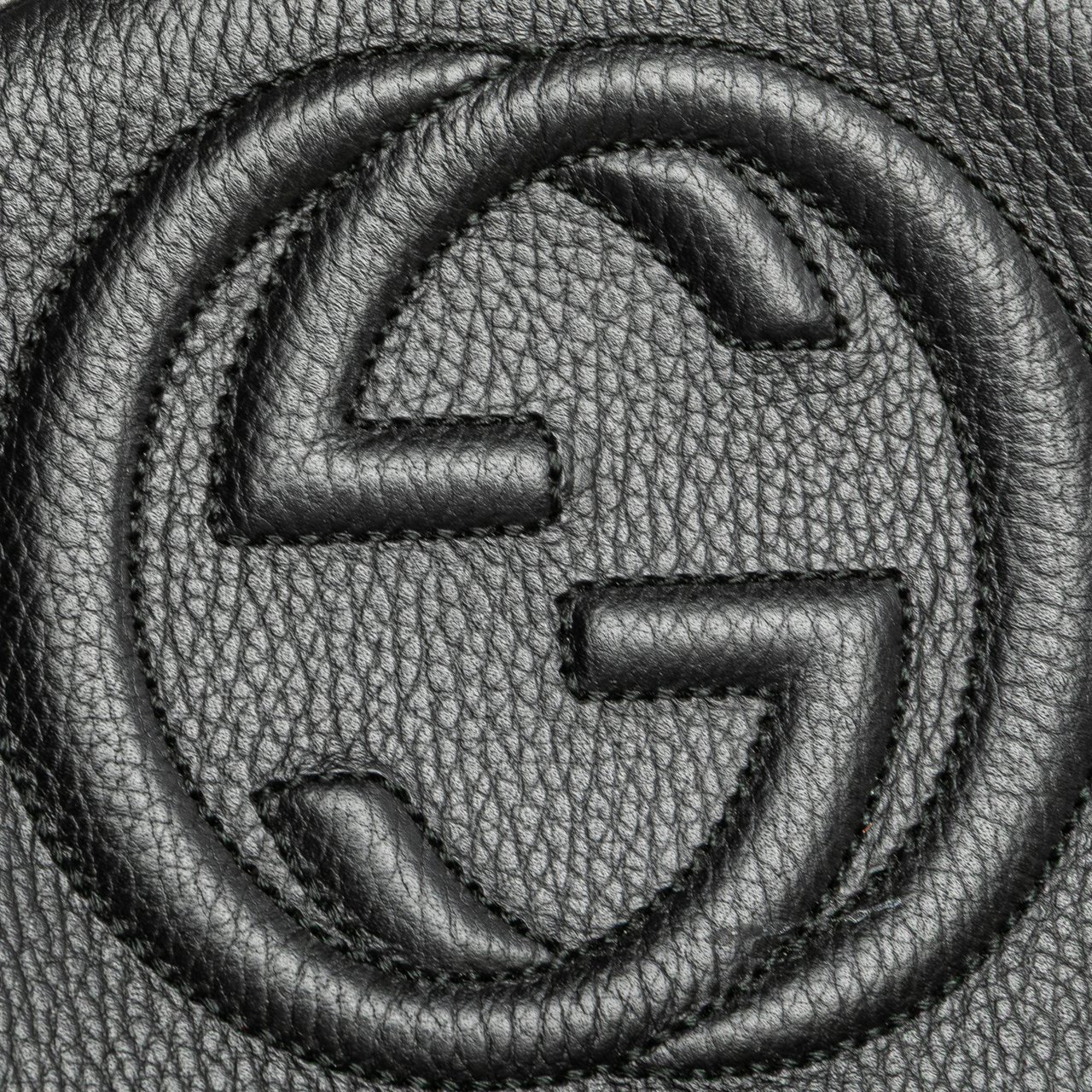 Gucci Pebbled Calfskin Soho Chain Backpack Zwart