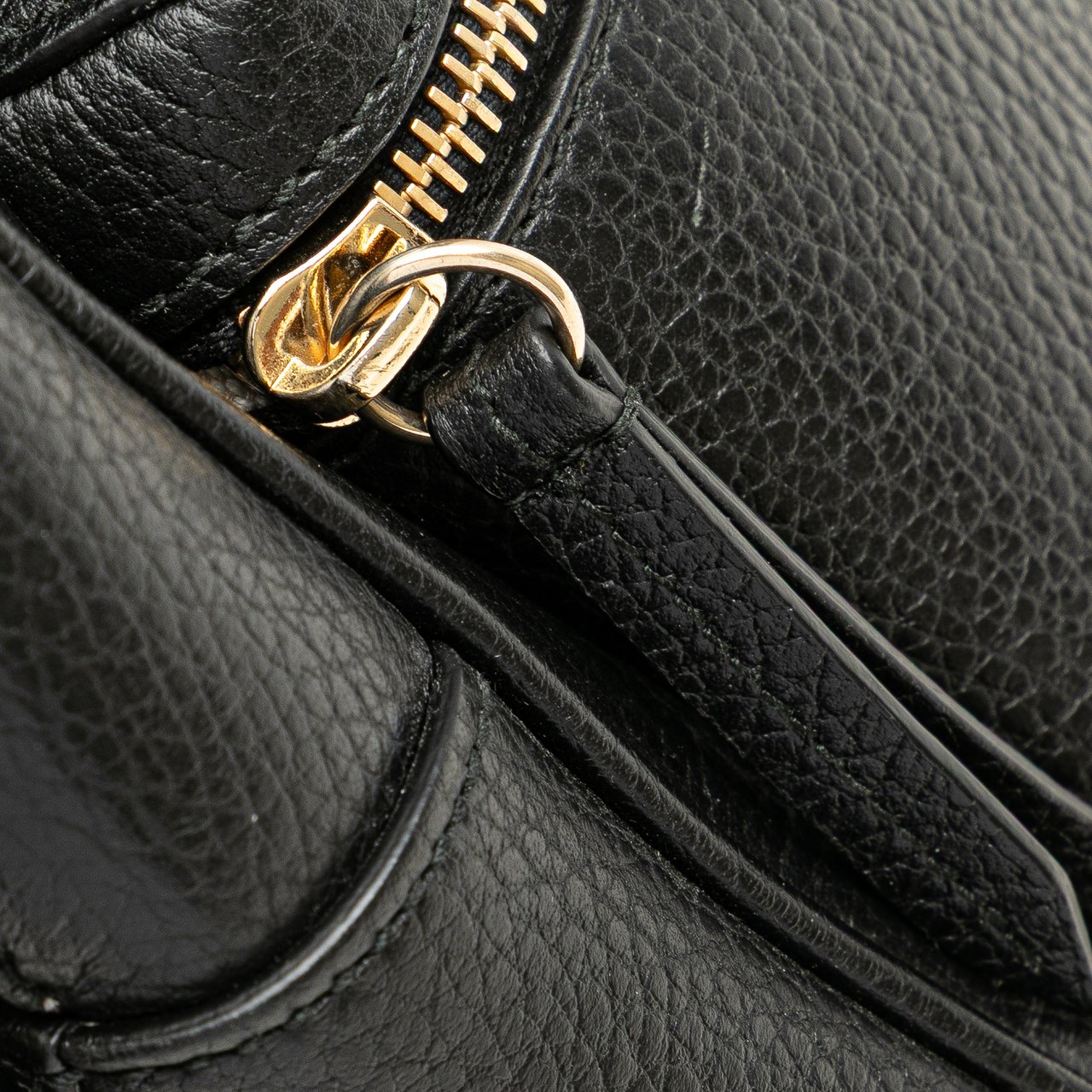 Gucci Pebbled Calfskin Soho Chain Backpack Zwart
