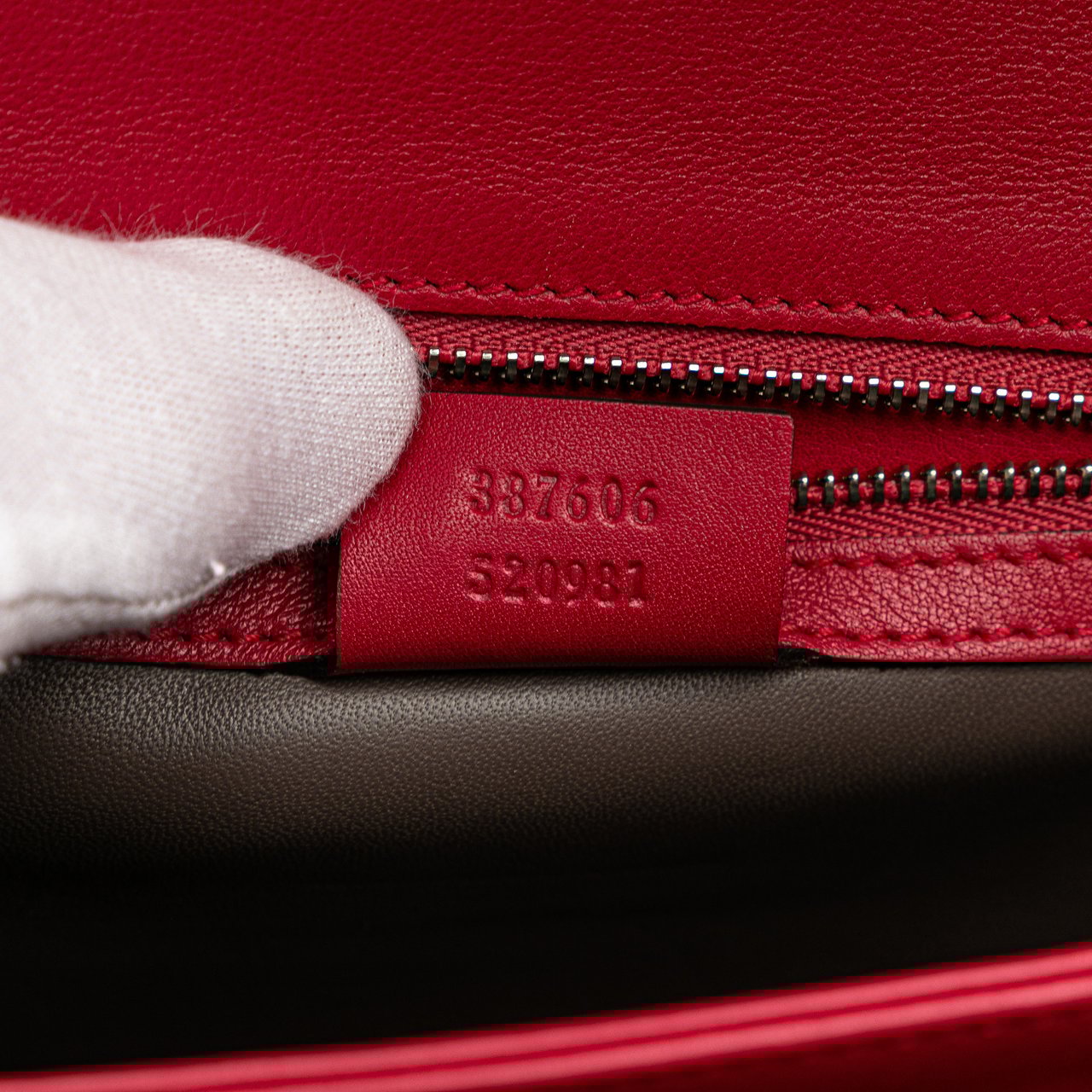 Gucci Medium Patent Dollar Interlocking G Crossbody Rood