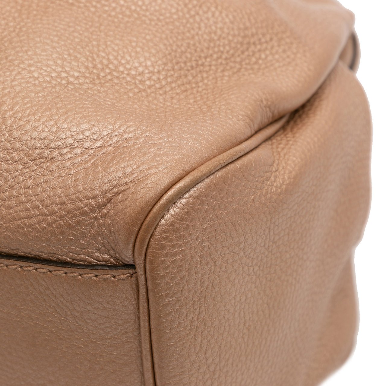 Gucci Medium Calfskin Sukey Tote Goud