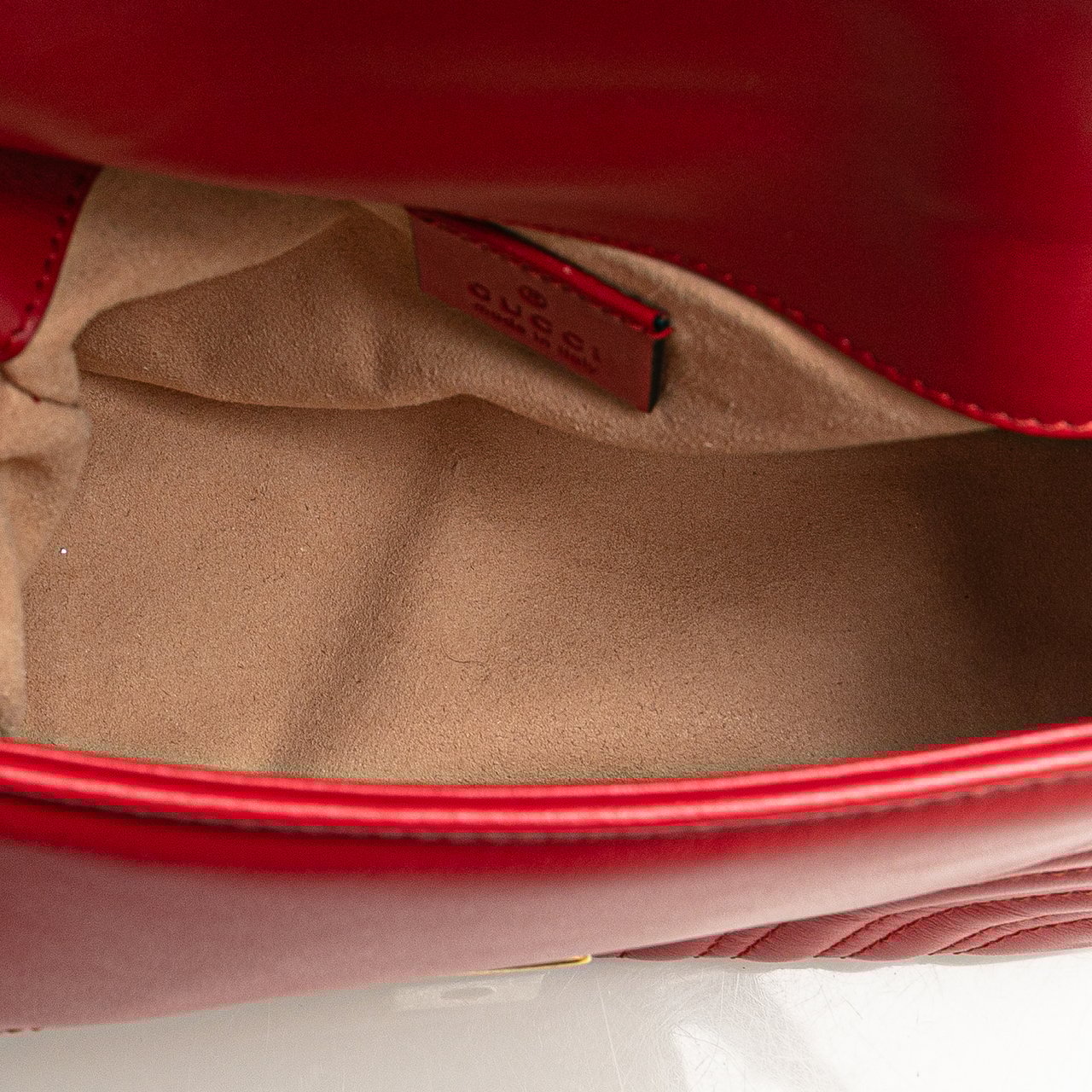 Gucci Mini GG Marmont Matelasse Leather Top Handle Bag Rood