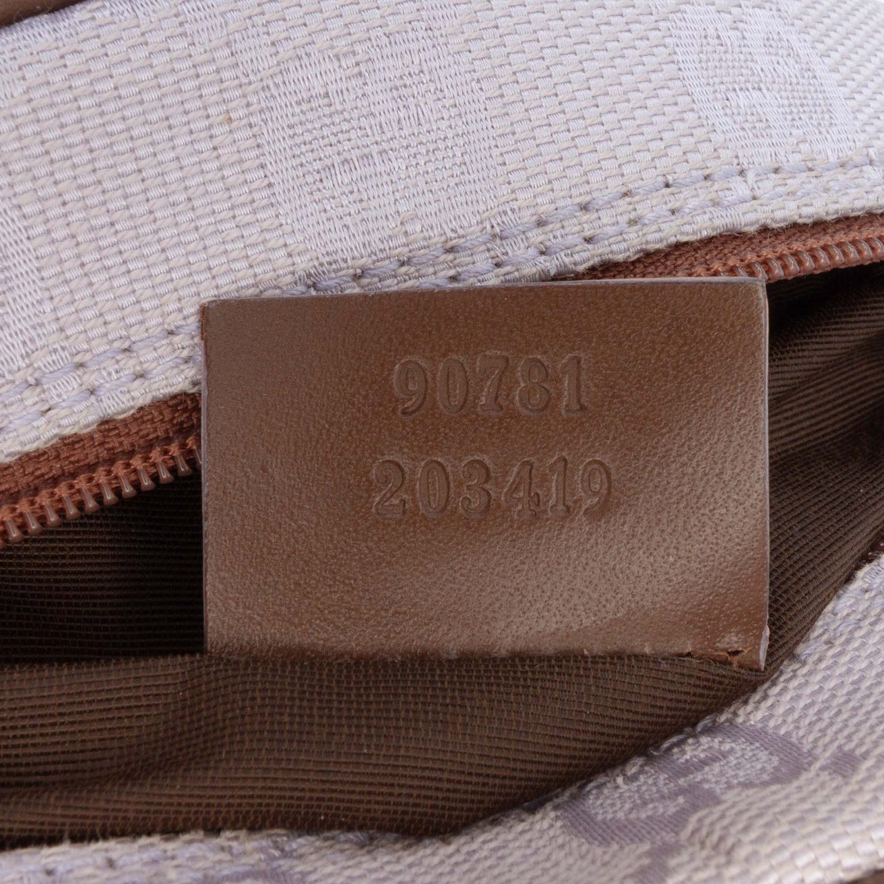 Gucci GG Canvas Shoulder Bag Paars