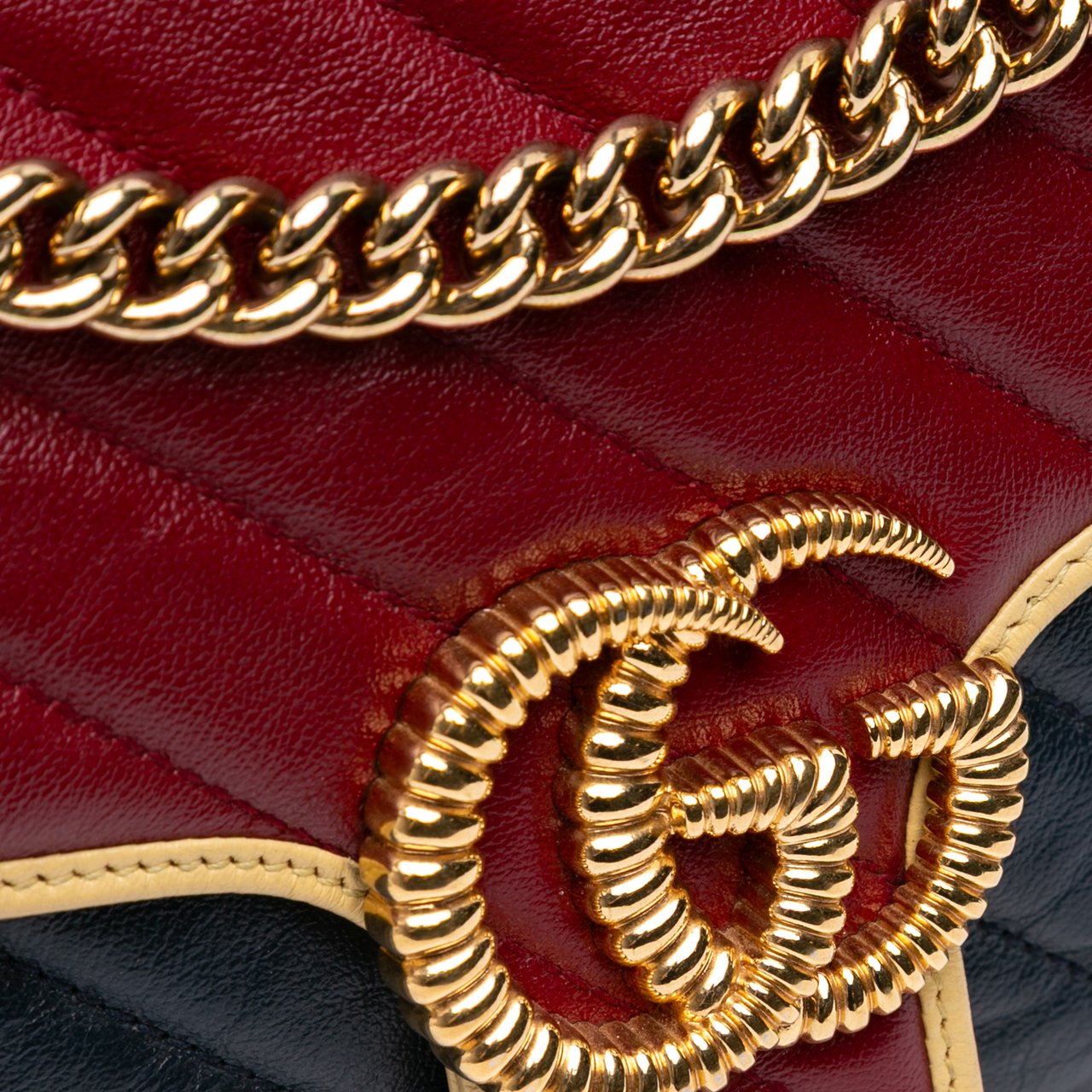 Gucci Medium GG Marmont Bicolor Matelasse Diagonal Leather Torchon Shoulder Bag Blauw