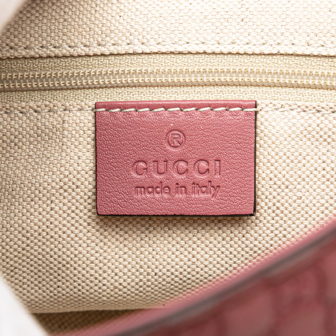 Gucci Microguccissima Sukey Crossbody Roze