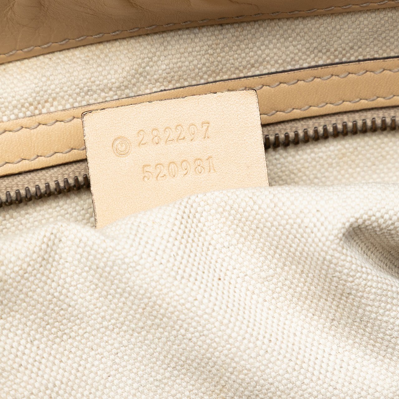 Gucci Guccissima Scarlett Shoulder Bag Bruin