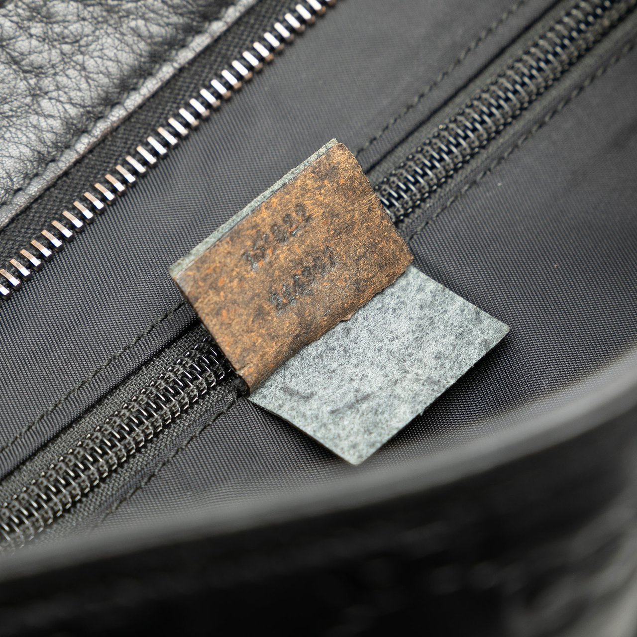 Gucci Guccissima and Nylon Crossbody Zwart