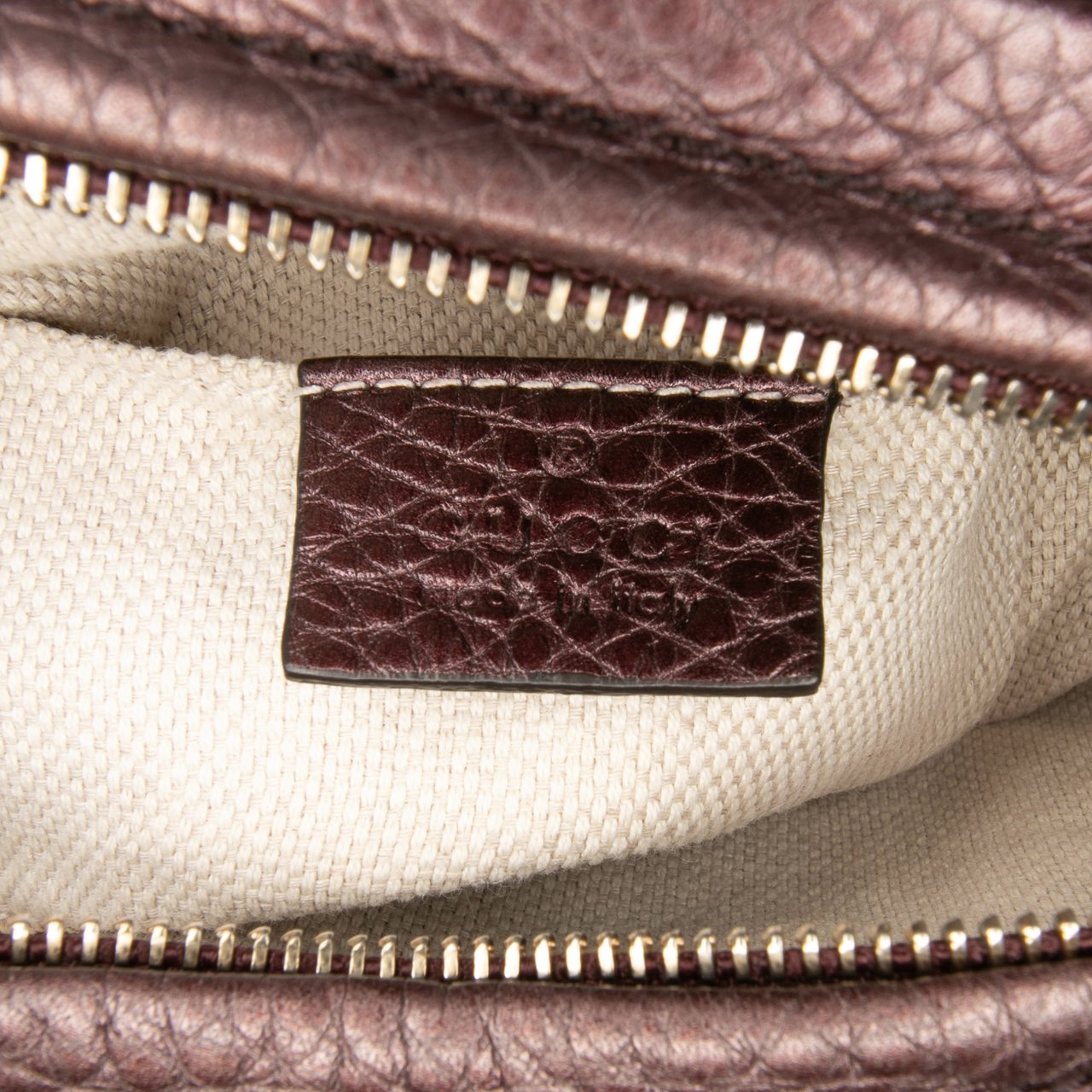 Gucci Mini Metallic Pebbled Calfskin Soho Chain Crossbody Paars