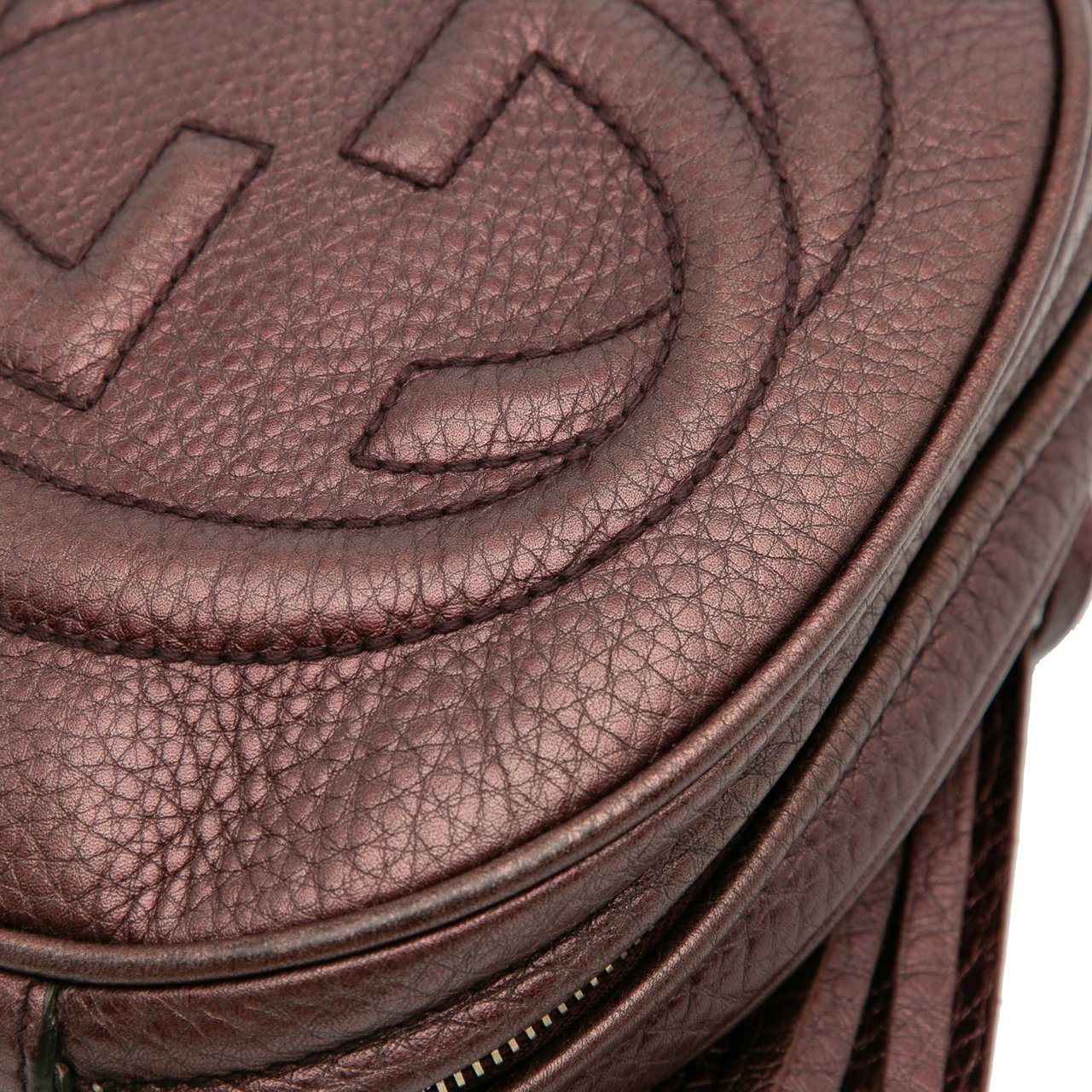 Gucci Mini Metallic Pebbled Calfskin Soho Chain Crossbody Paars