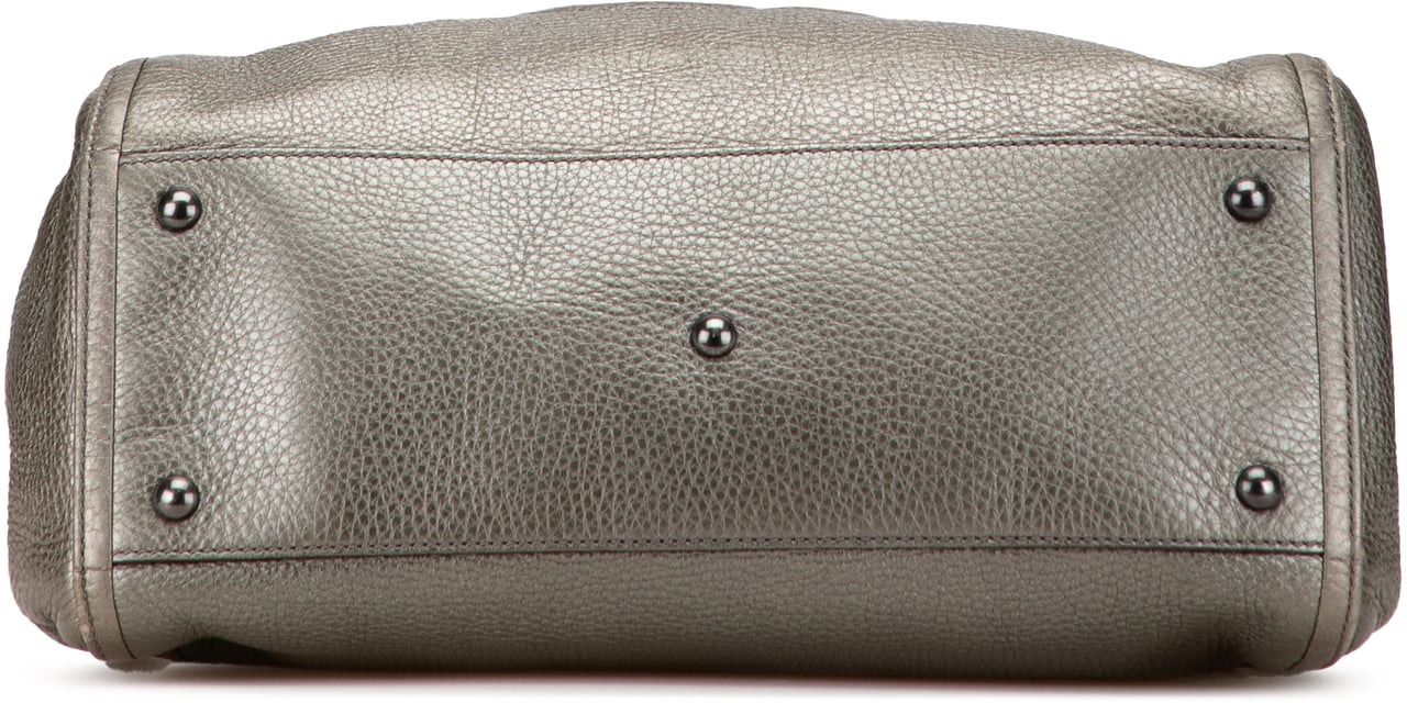 Gucci Medium Metallic Leather Soho Cellarius Tote Grijs