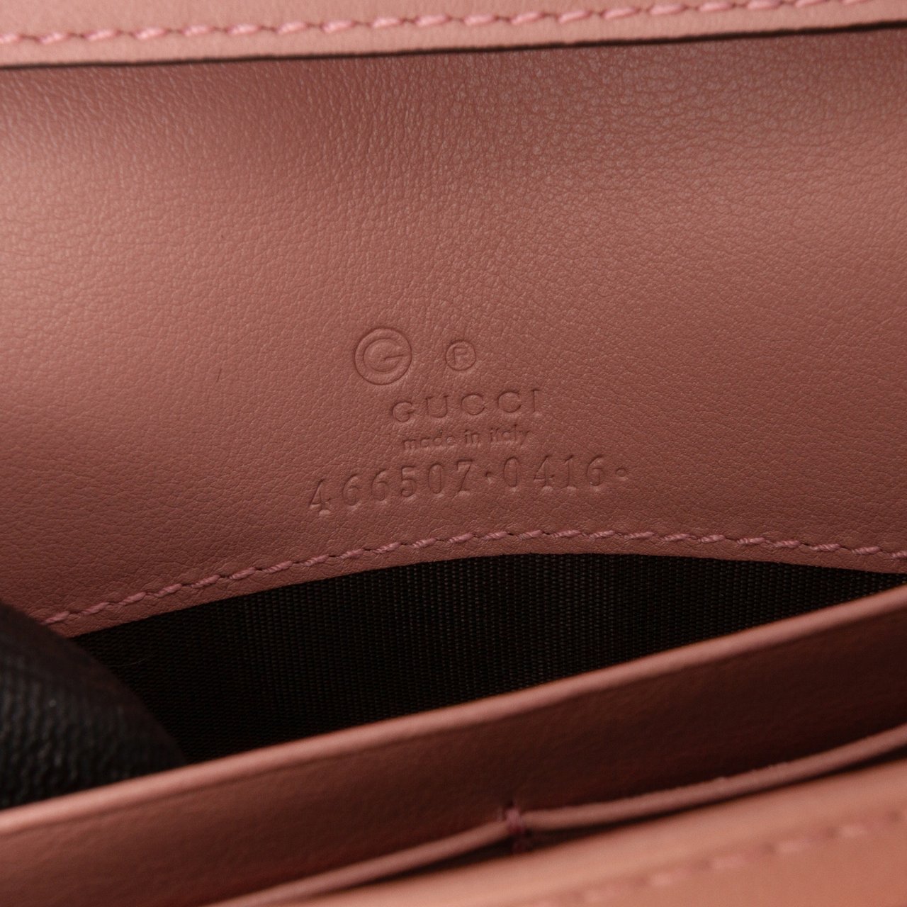 Gucci Microguccissima Wallet on Strap Roze
