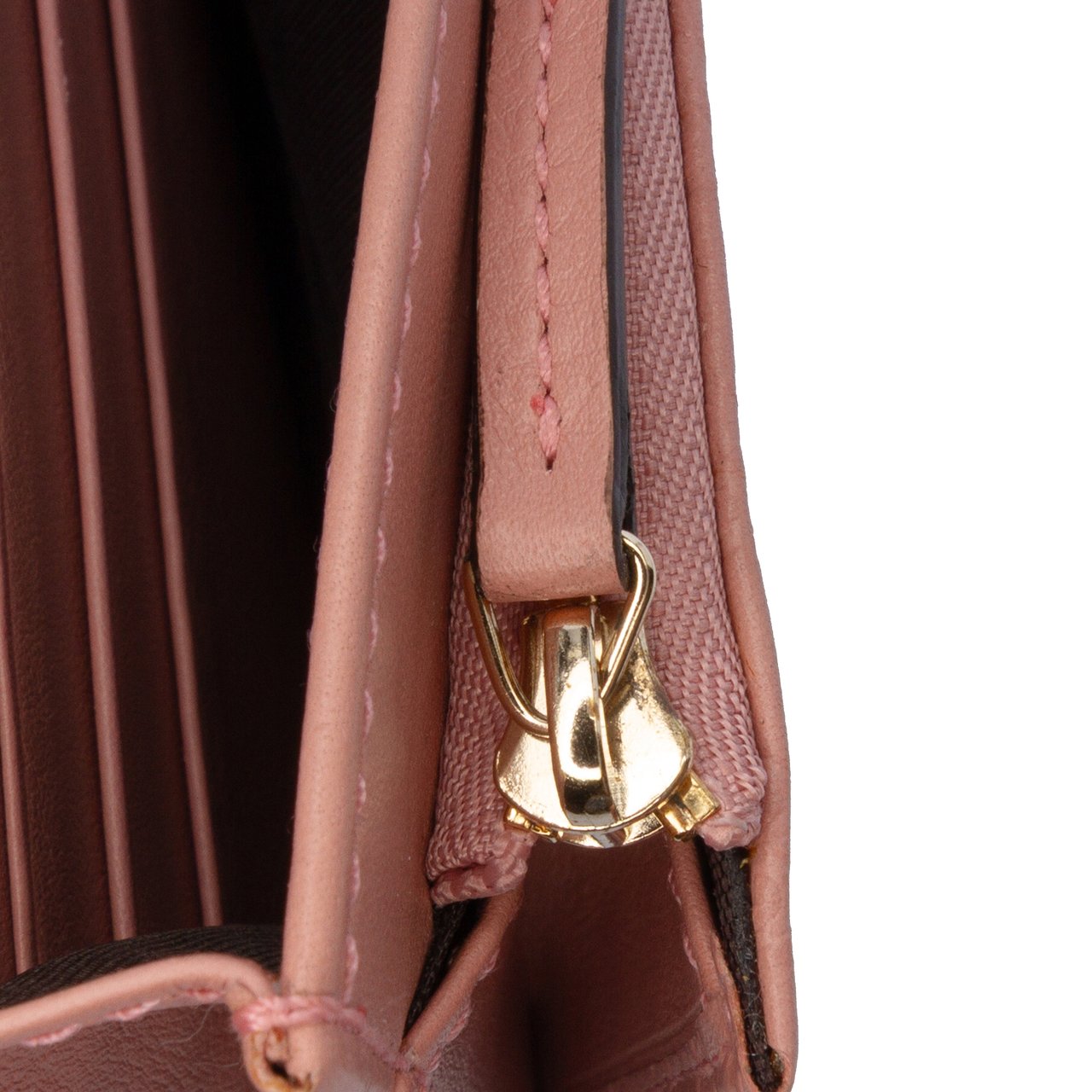 Gucci Microguccissima Wallet on Strap Roze