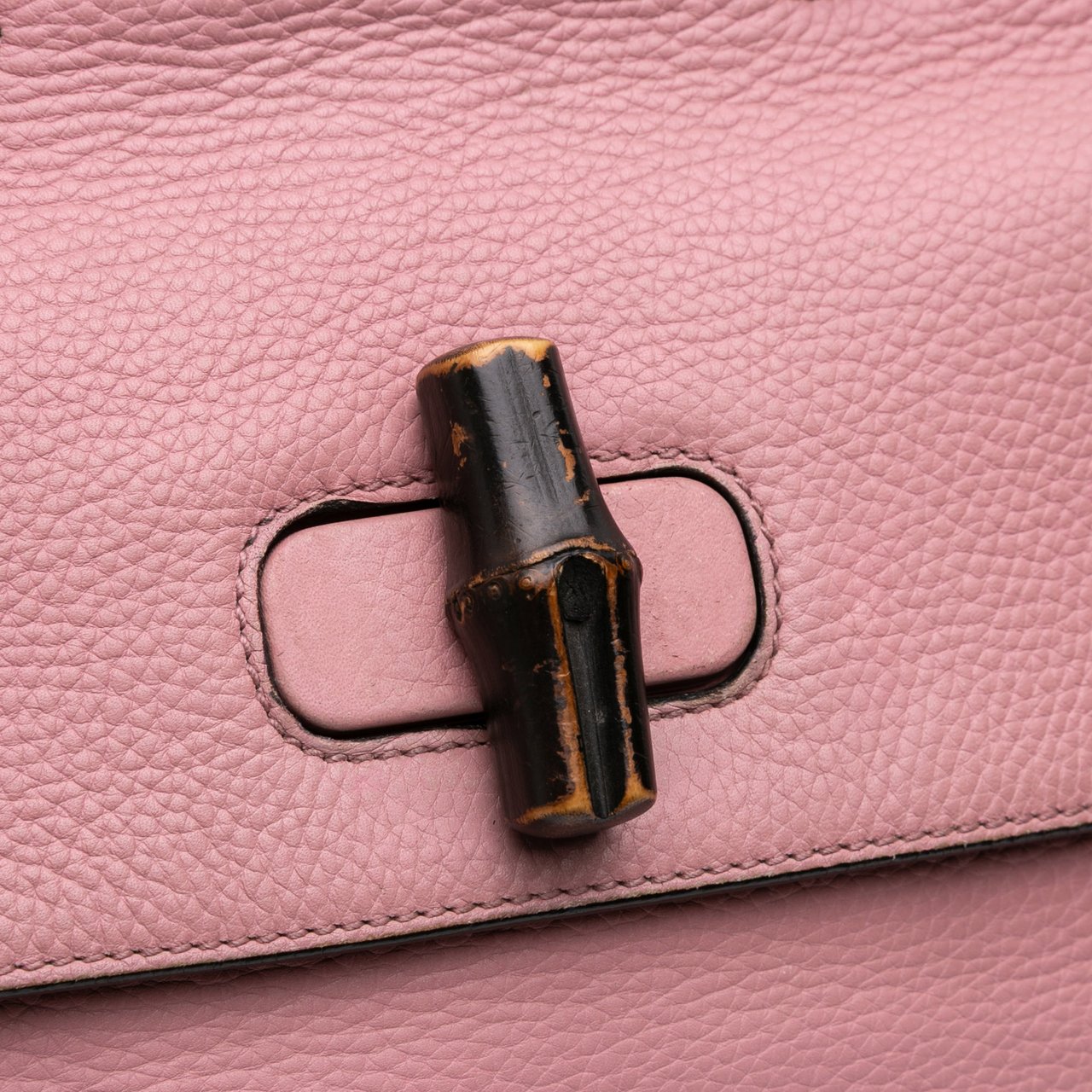 Gucci Medium Leather Bamboo Daily Satchel Roze