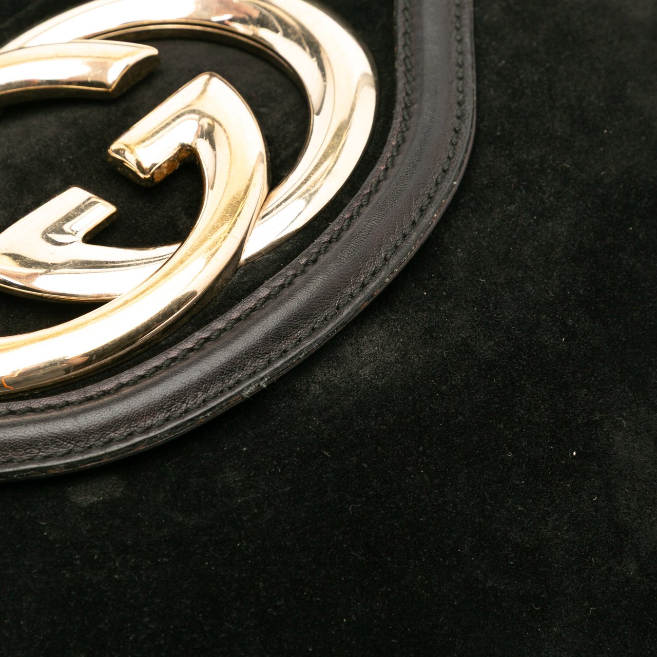 Gucci Medium Suede Britt Tassel Flap Shoulder Bag Zwart