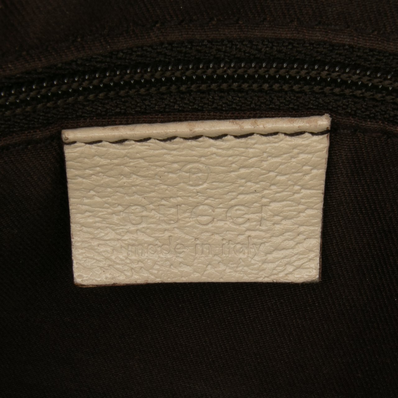 Gucci GG Canvas Eclipse Shoulder Bag Bruin