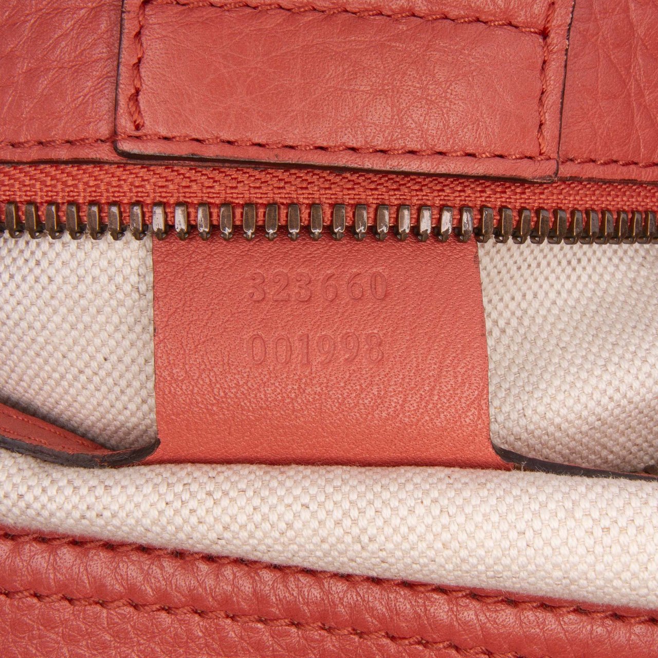Gucci Medium Calfskin Bamboo Shopper Satchel Roze