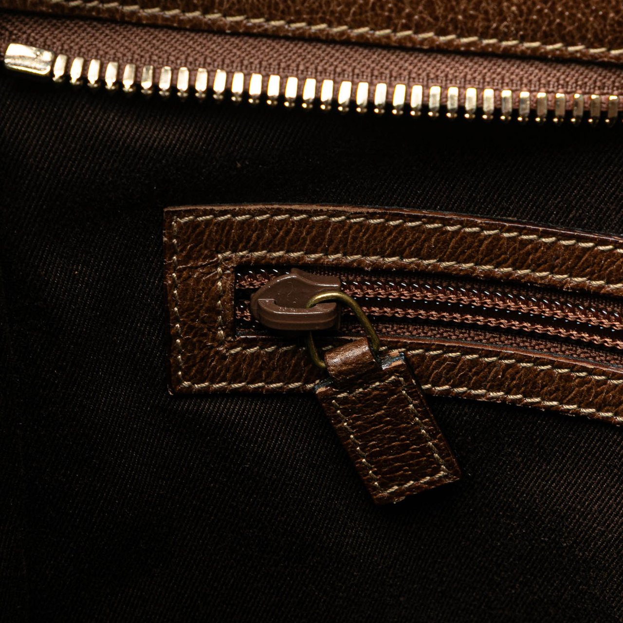 Gucci GG Canvas Crossbody Bruin