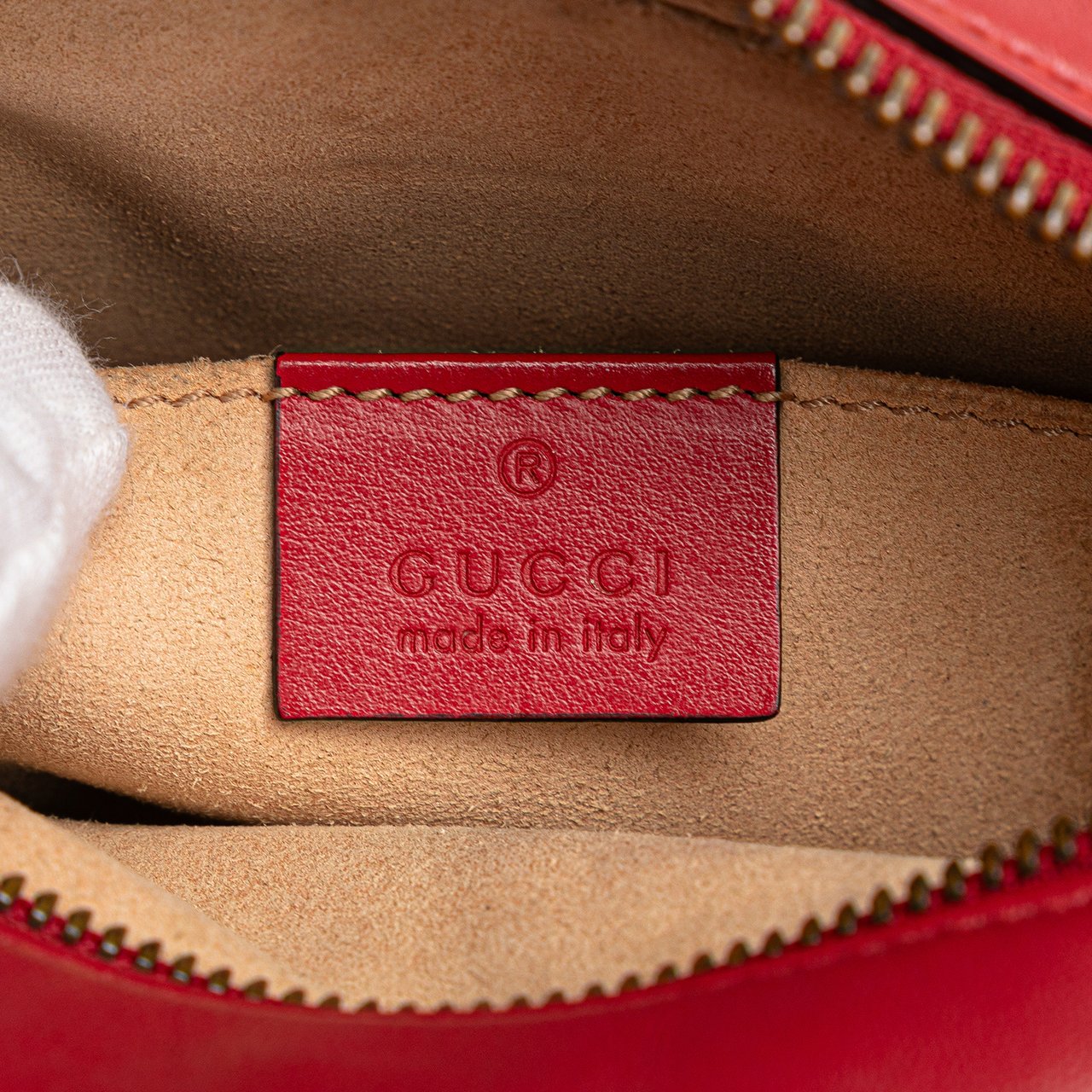 Gucci Mini GG Marmont Matelasse Leather Crossbody Rood