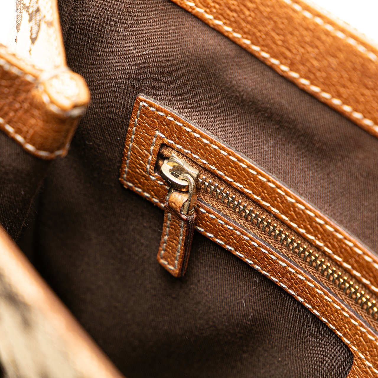 Gucci GG Canvas Nailhead Handbag Bruin