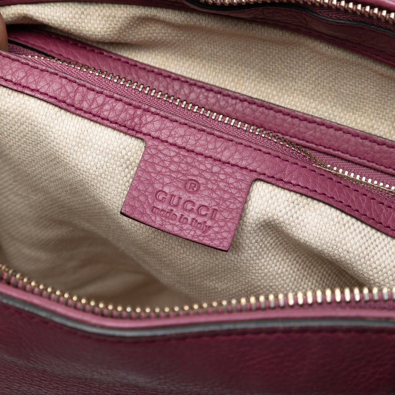 Gucci Small Pebbled Leather Soho Cellarius Satchel Paars