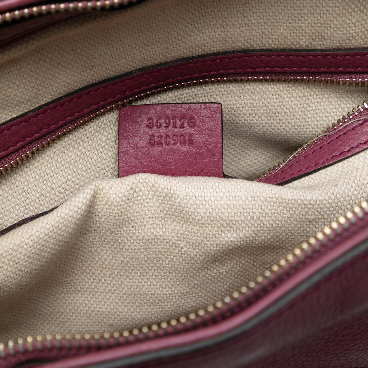 Gucci Small Pebbled Leather Soho Cellarius Satchel Paars