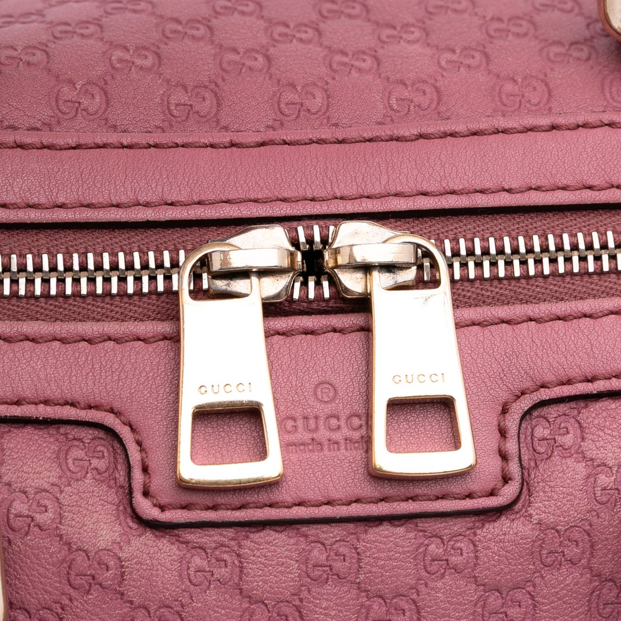 Gucci Small Microguccissima Joy Boston Bag Roze