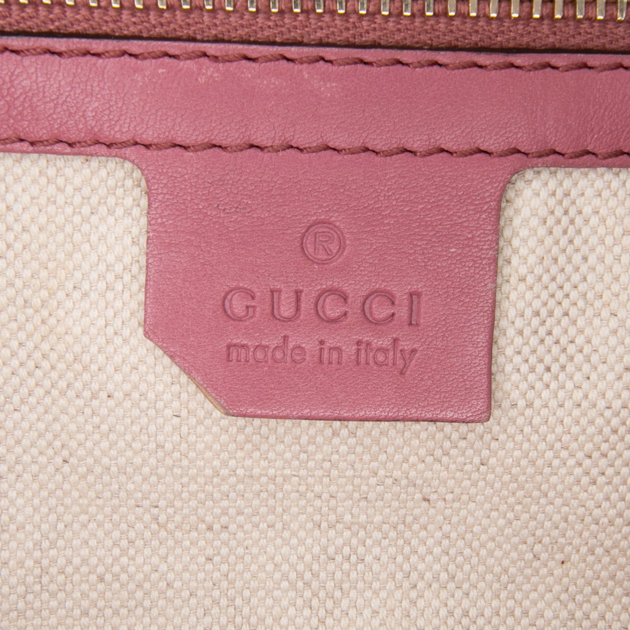 Gucci Small Microguccissima Joy Boston Bag Roze