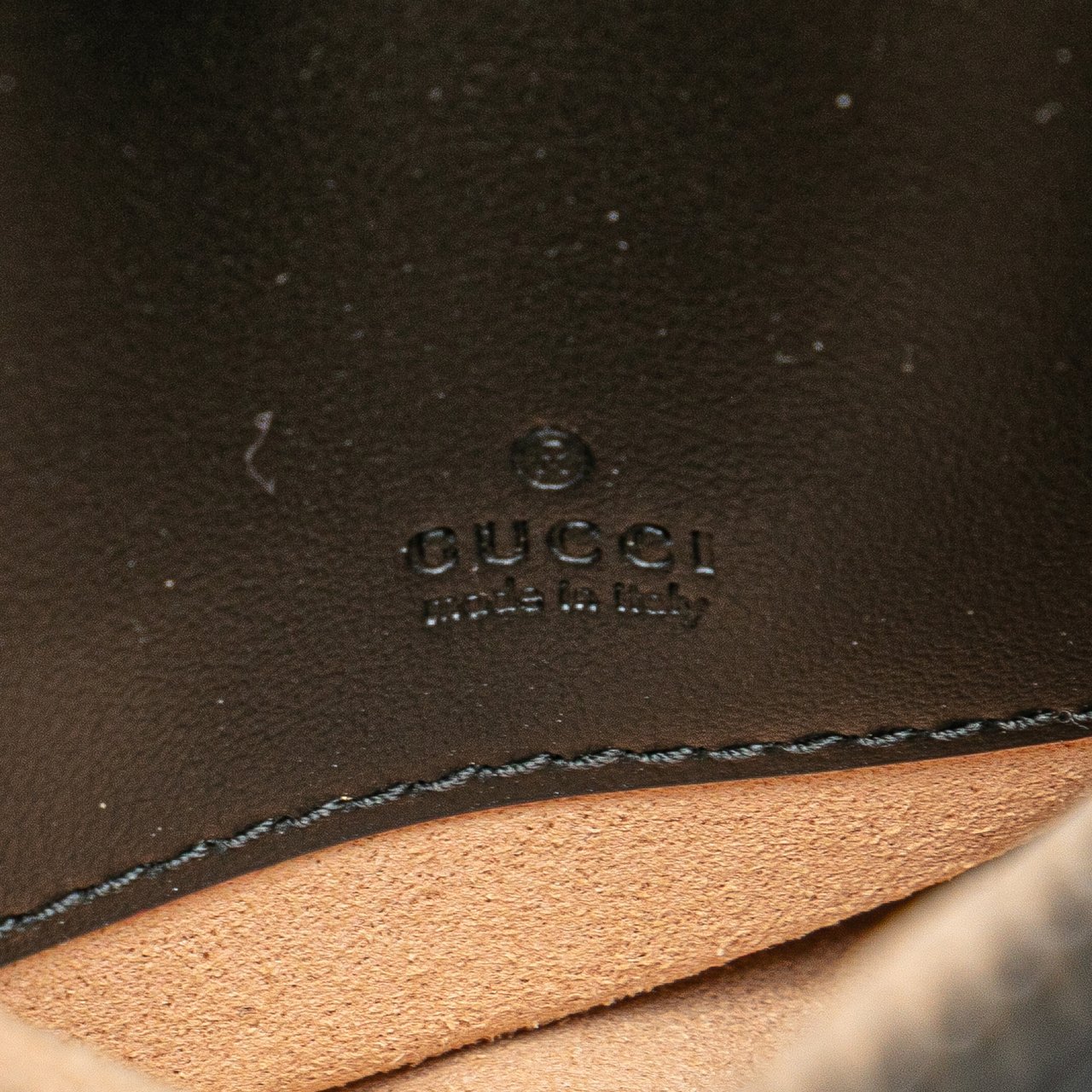 Gucci Mini GG Marmont Matelasse Leather Crossbody Zwart