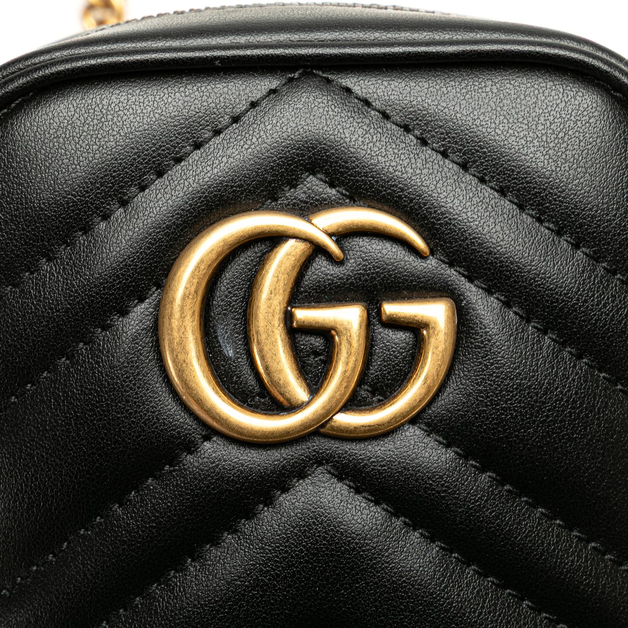 Gucci Mini GG Marmont Matelasse Leather Crossbody Zwart
