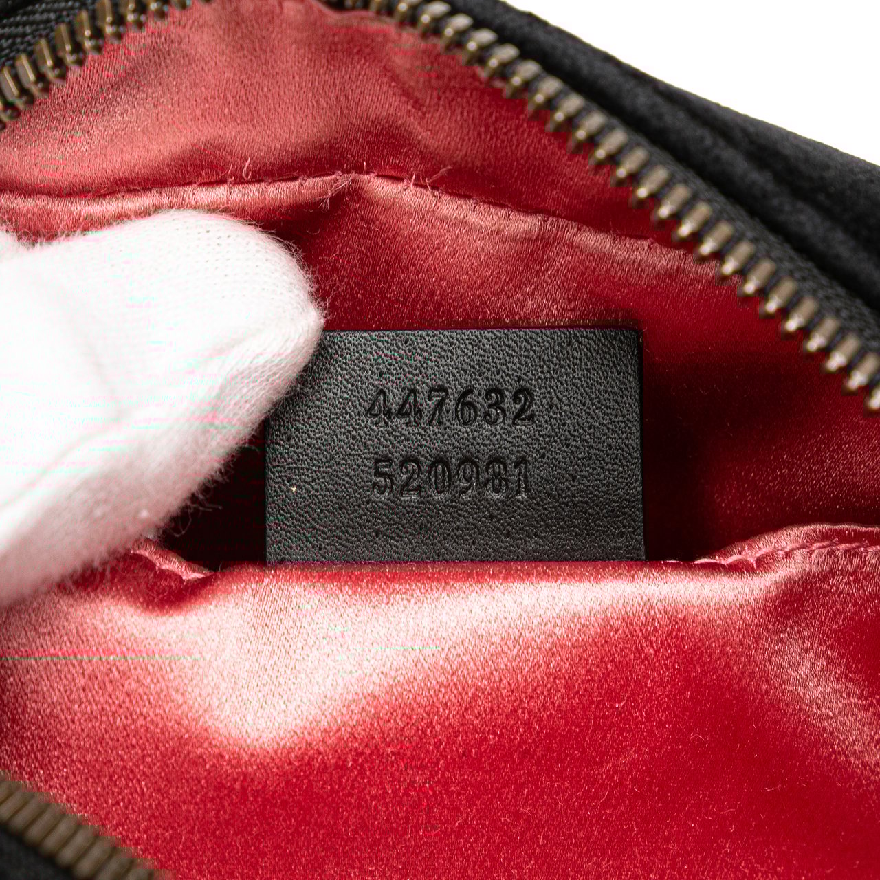 Gucci Small GG Marmont Matelasse Velvet Crossbody Zwart