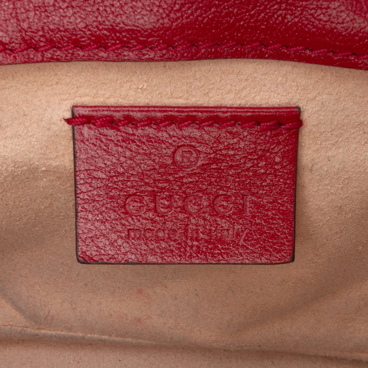 Gucci Super Mini GG Marmont Matelasse Leather Torchon Flap Crossbody Zwart