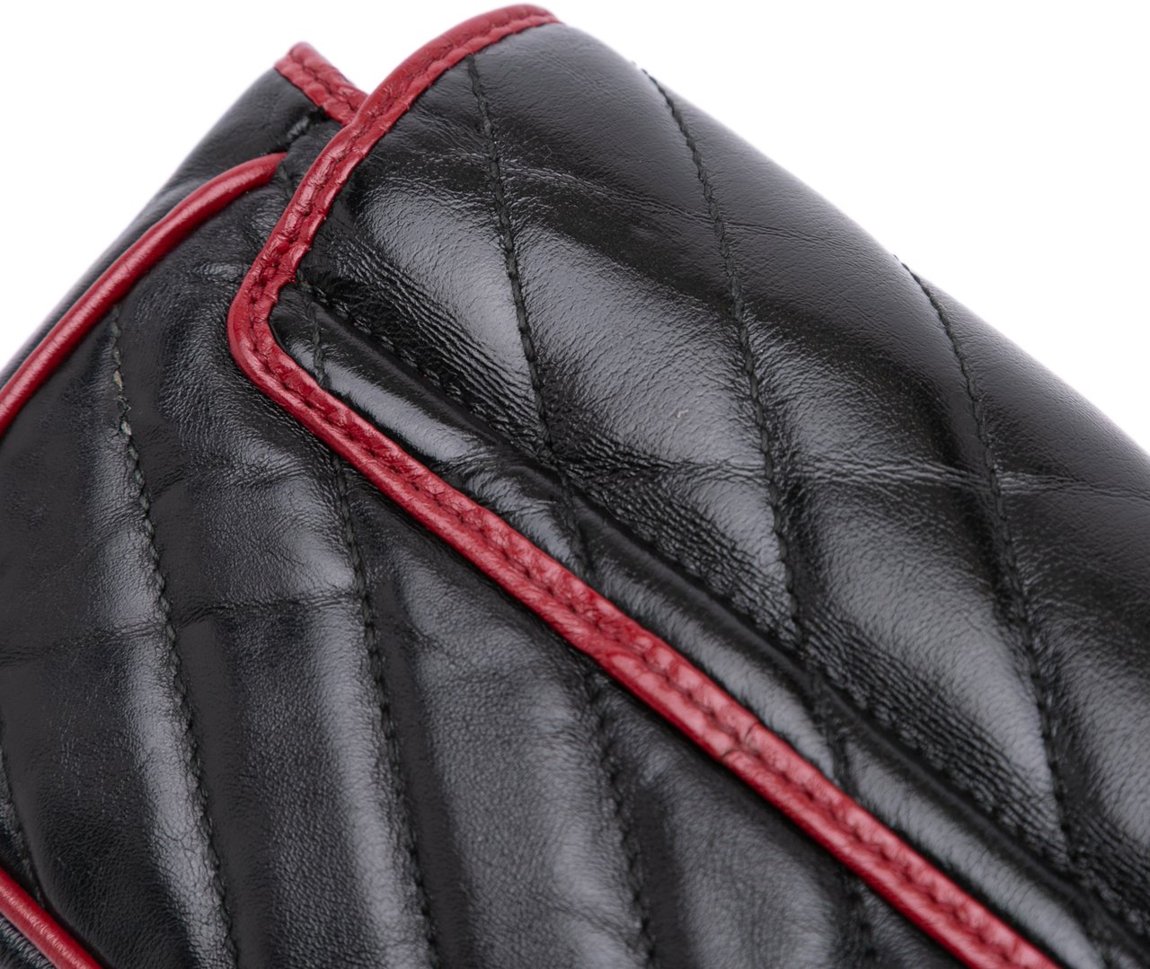 Gucci Super Mini GG Marmont Matelasse Leather Torchon Flap Crossbody Zwart