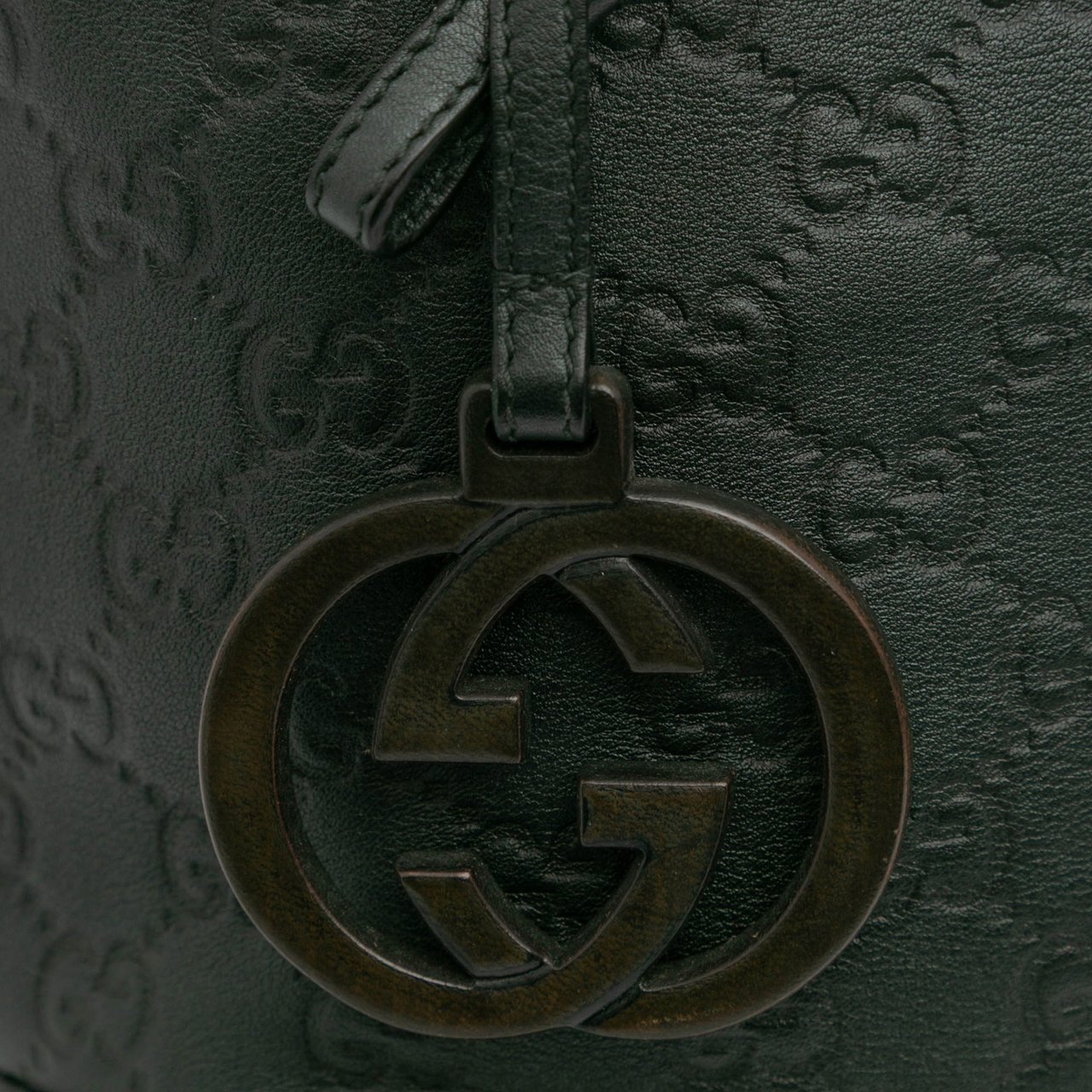 Gucci Medium Guccissima Charm Tote Groen