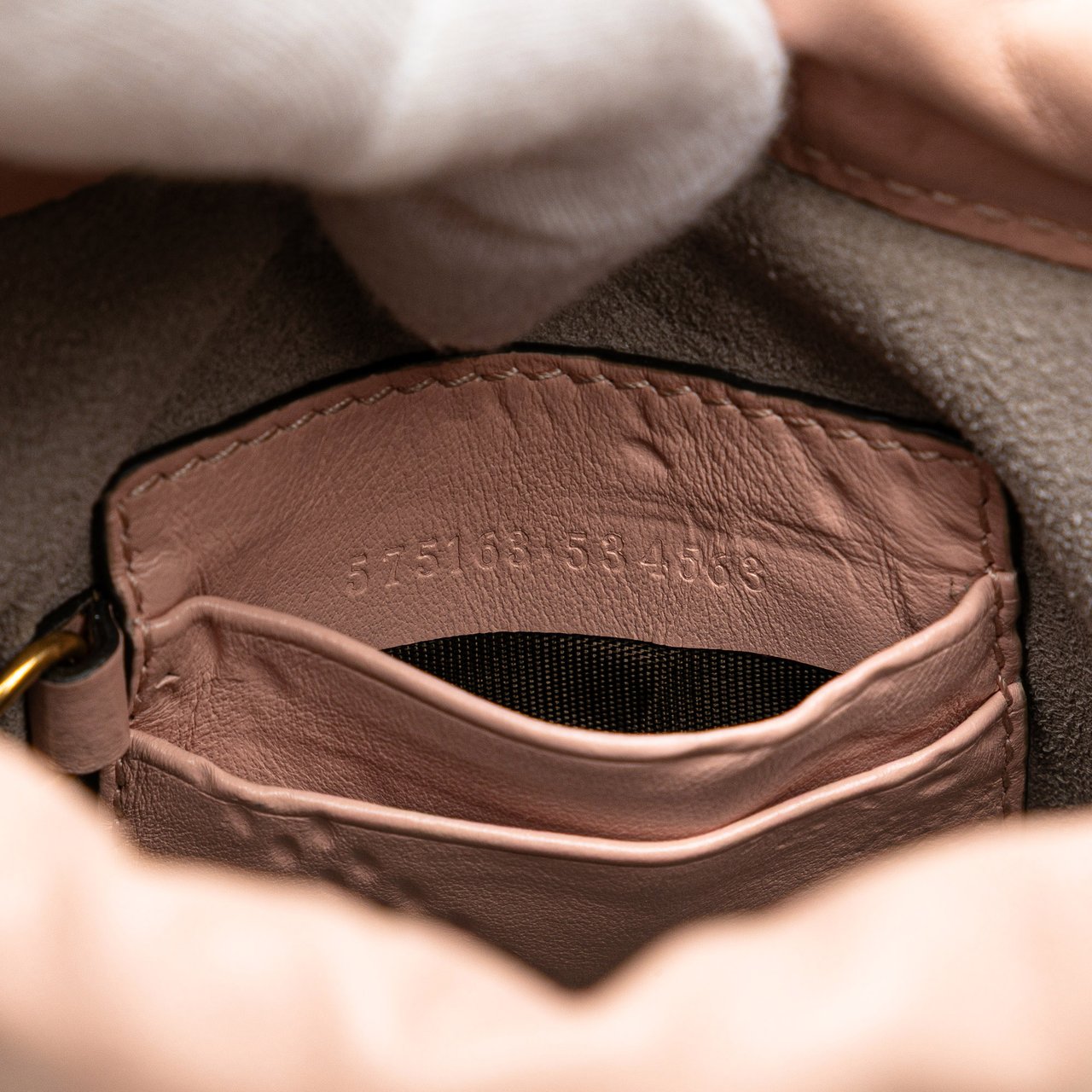 Gucci Small GG Marmont Leather Matelasse Bucket Bag Roze