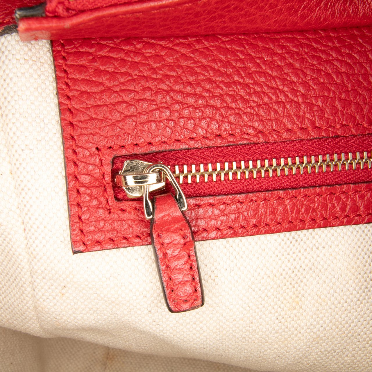 Gucci Mini Leather Swing Satchel Rood