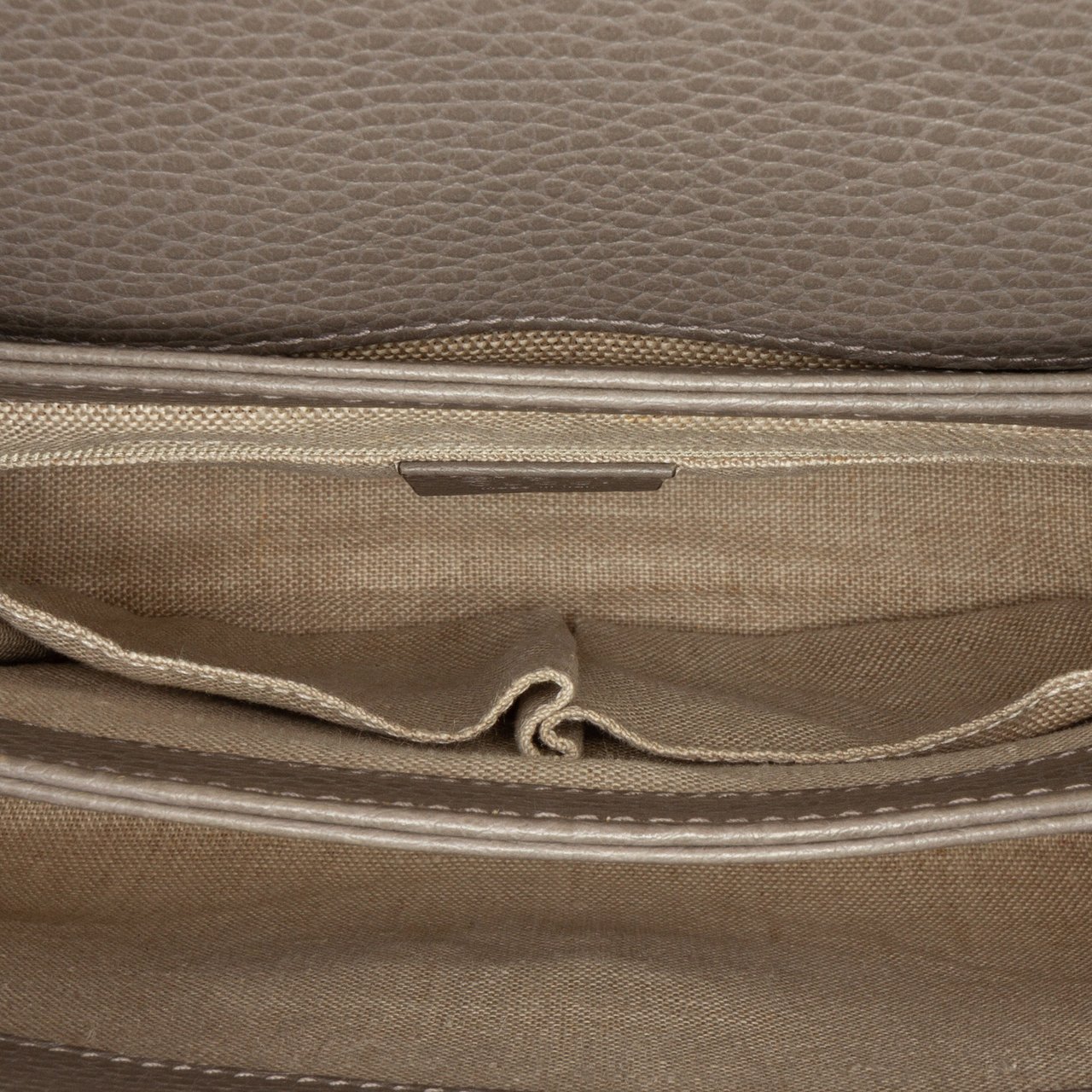 Gucci Small Dollar Calf Interlocking G Satchel Grijs