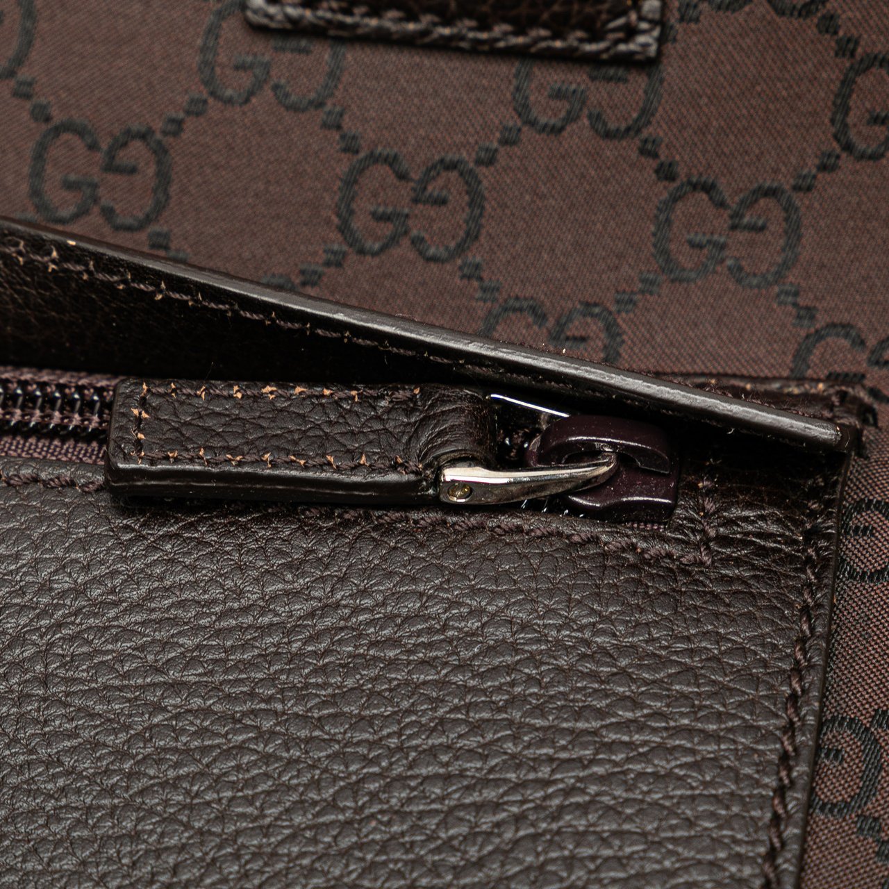 Gucci GG Canvas Tote Bruin