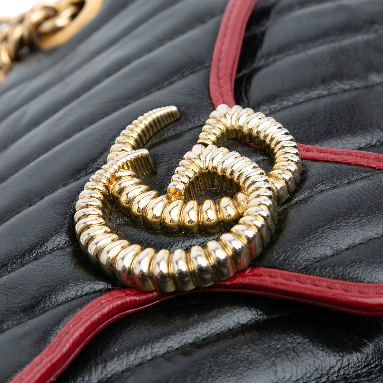 Gucci Small GG Marmont Matelasse Leather Torchon Flap Crossbody Zwart