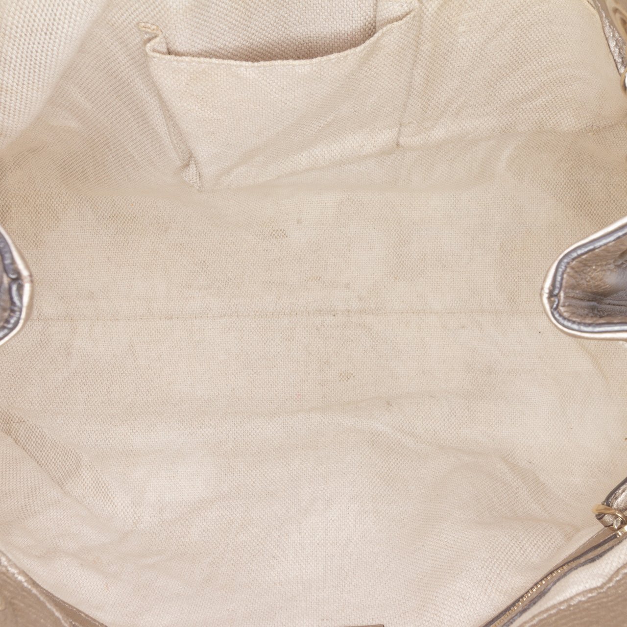 Gucci Medium Metallic Leather Soho Chain Tote Goud