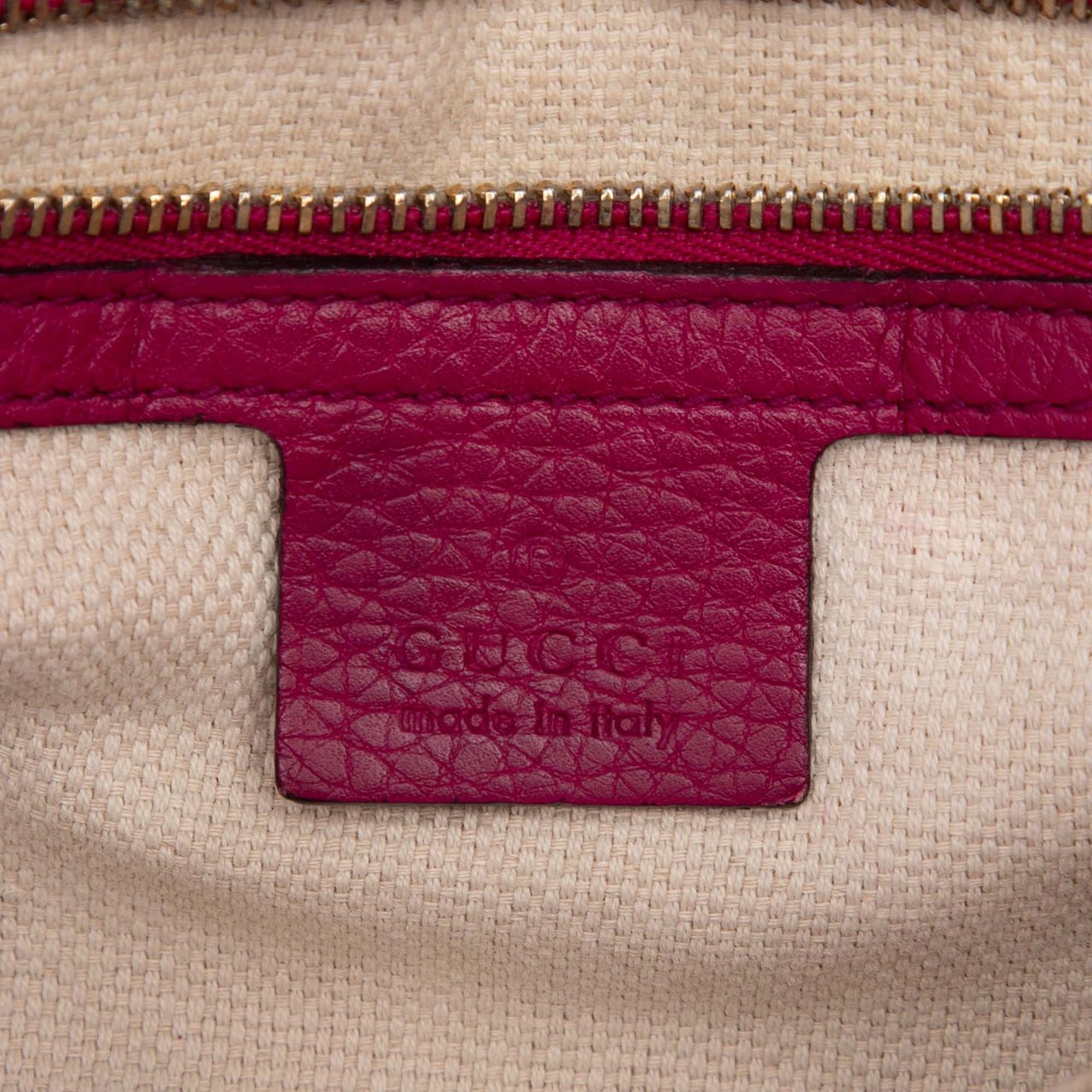 Gucci Medium Leather Soho Chain Flap Crossbody Roze