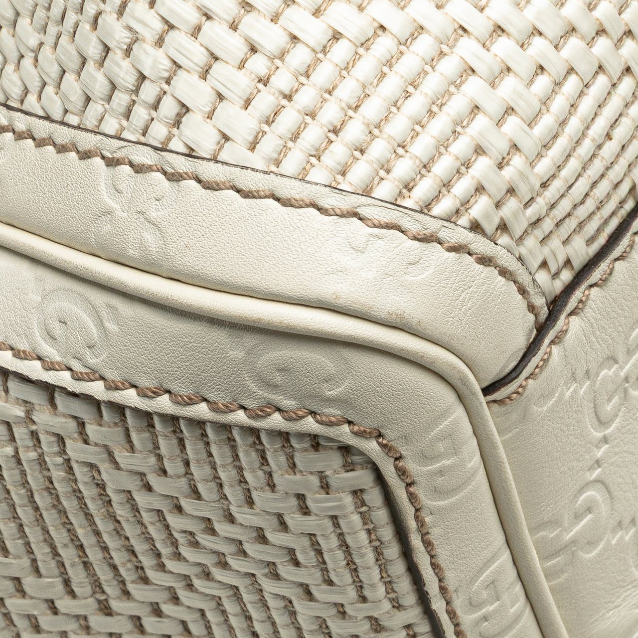 Gucci Medium Diamante Raffia Sukey Tote Wit