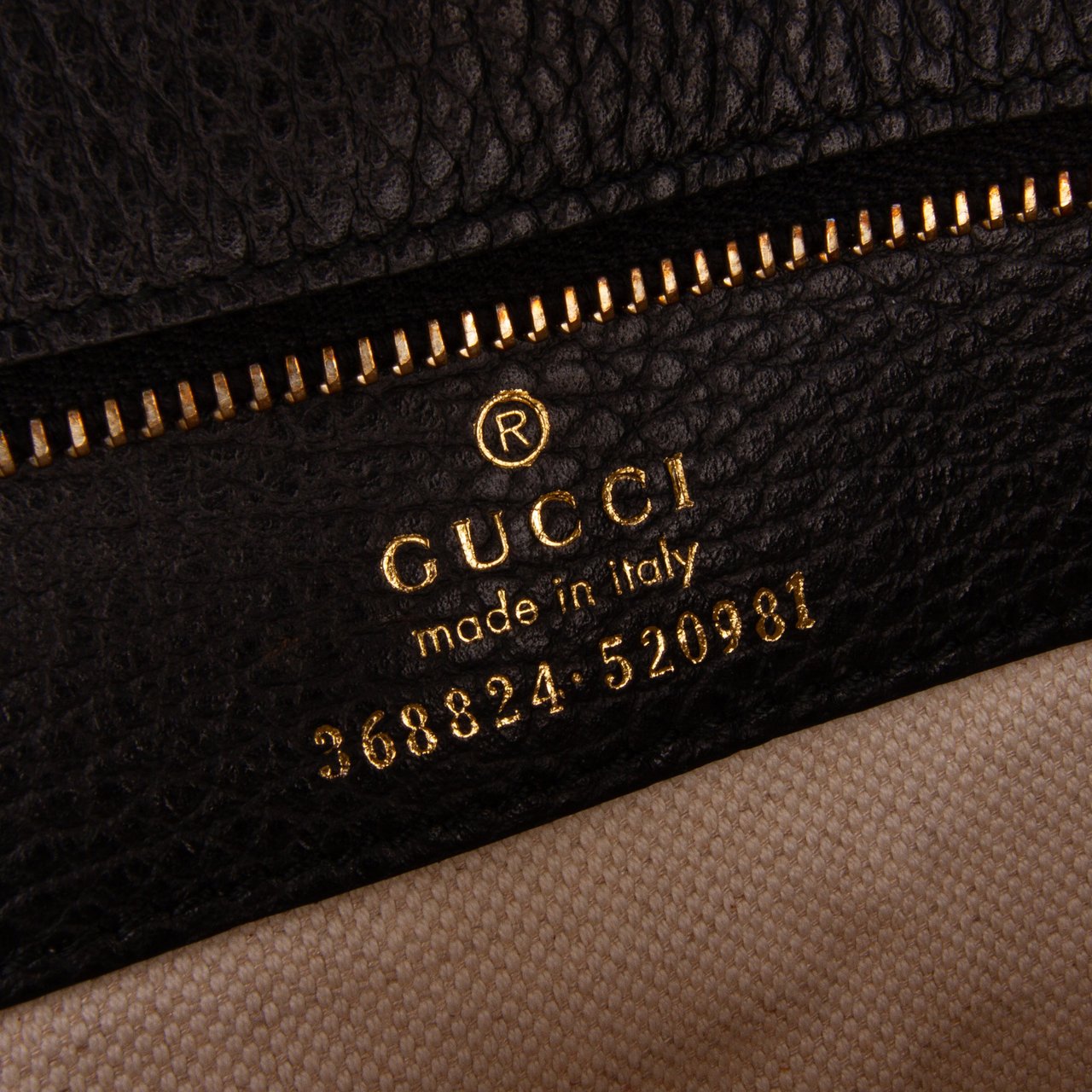 Gucci Leather Swing Convertible Tote Zwart