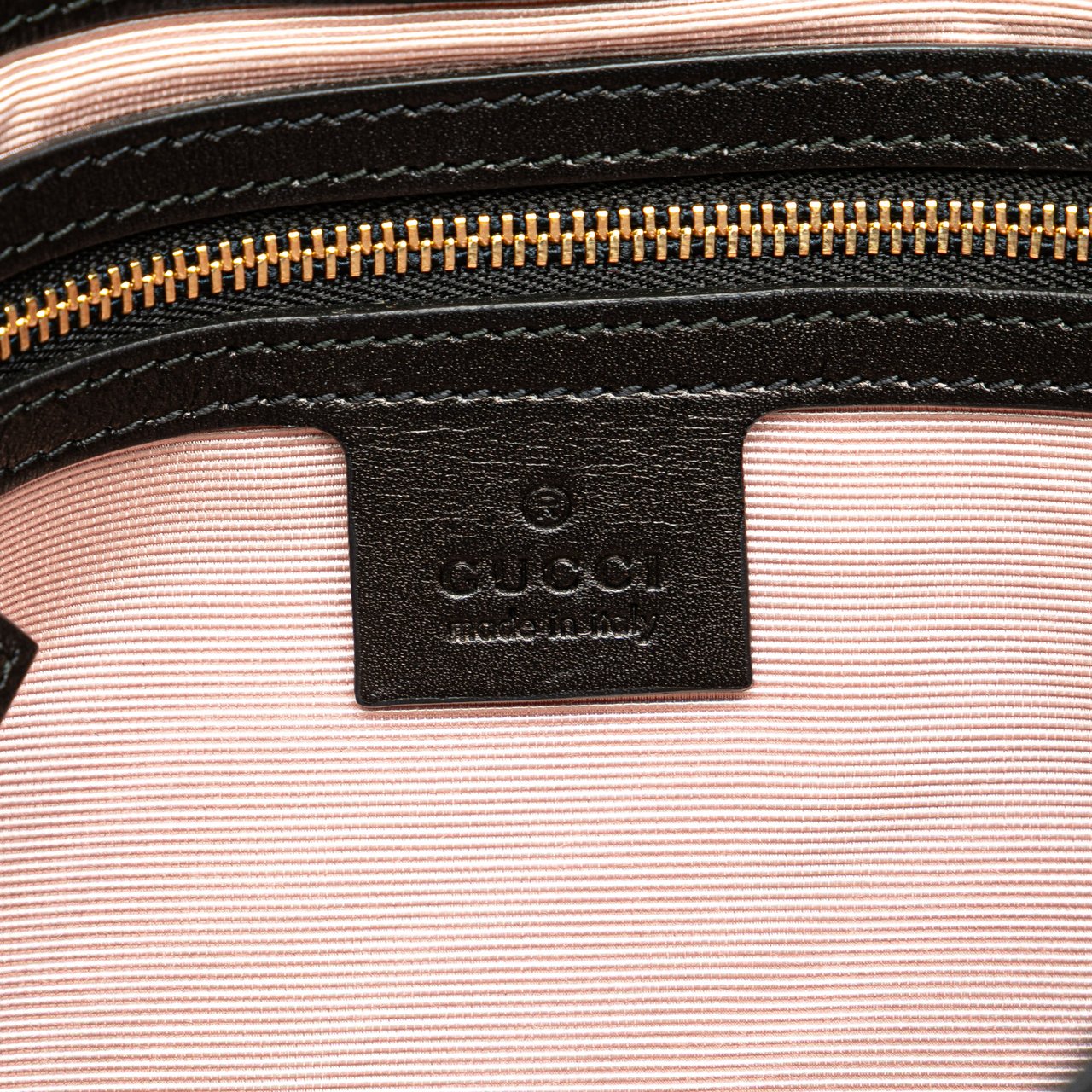 Gucci Medium Suede Arli Crossbody Zwart
