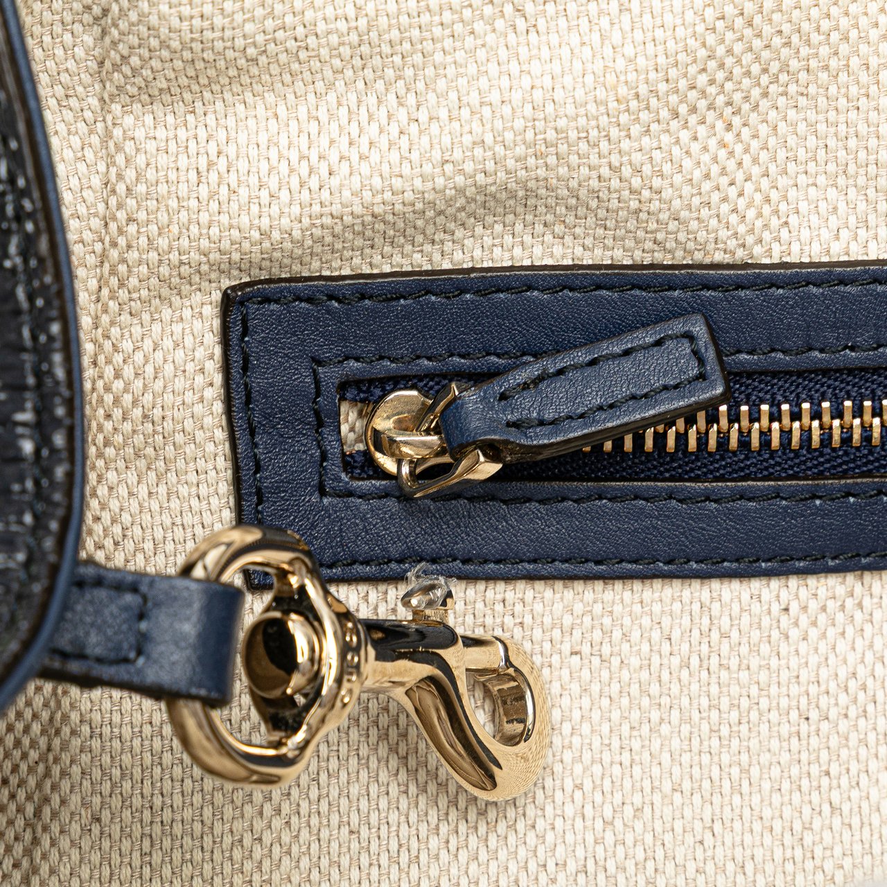 Gucci Small Patent Soho Satchel Blauw