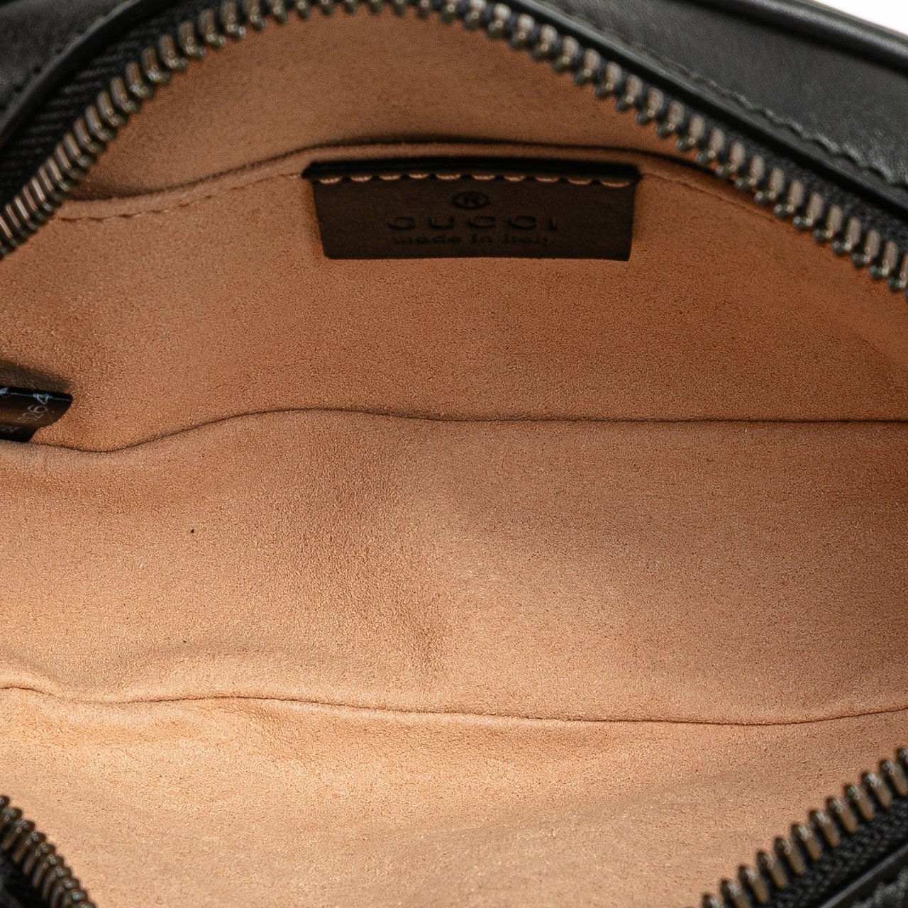 Gucci GG Marmont Matelasse Leather Belt Bag Zwart