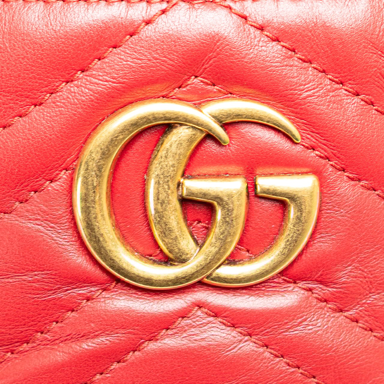 Gucci GG Marmont Round Matelasse Leather Backpack Rood