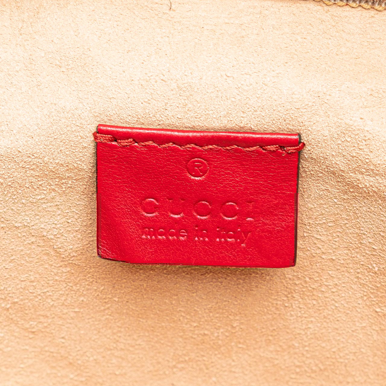 Gucci GG Marmont Round Matelasse Leather Backpack Rood