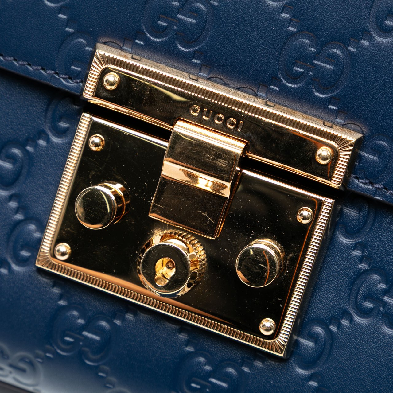 Gucci Medium Guccissima Padlock Shoulder Bag Blauw