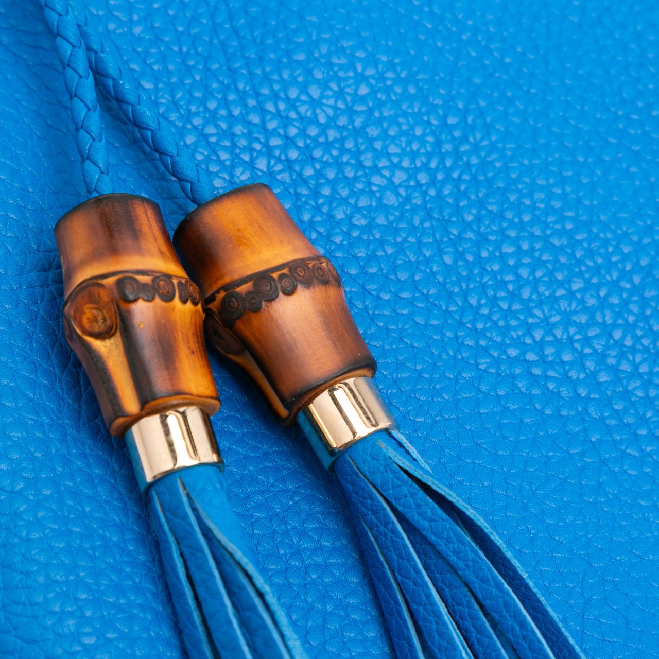 Gucci Calfskin Bamboo Tassel Clutch Blauw