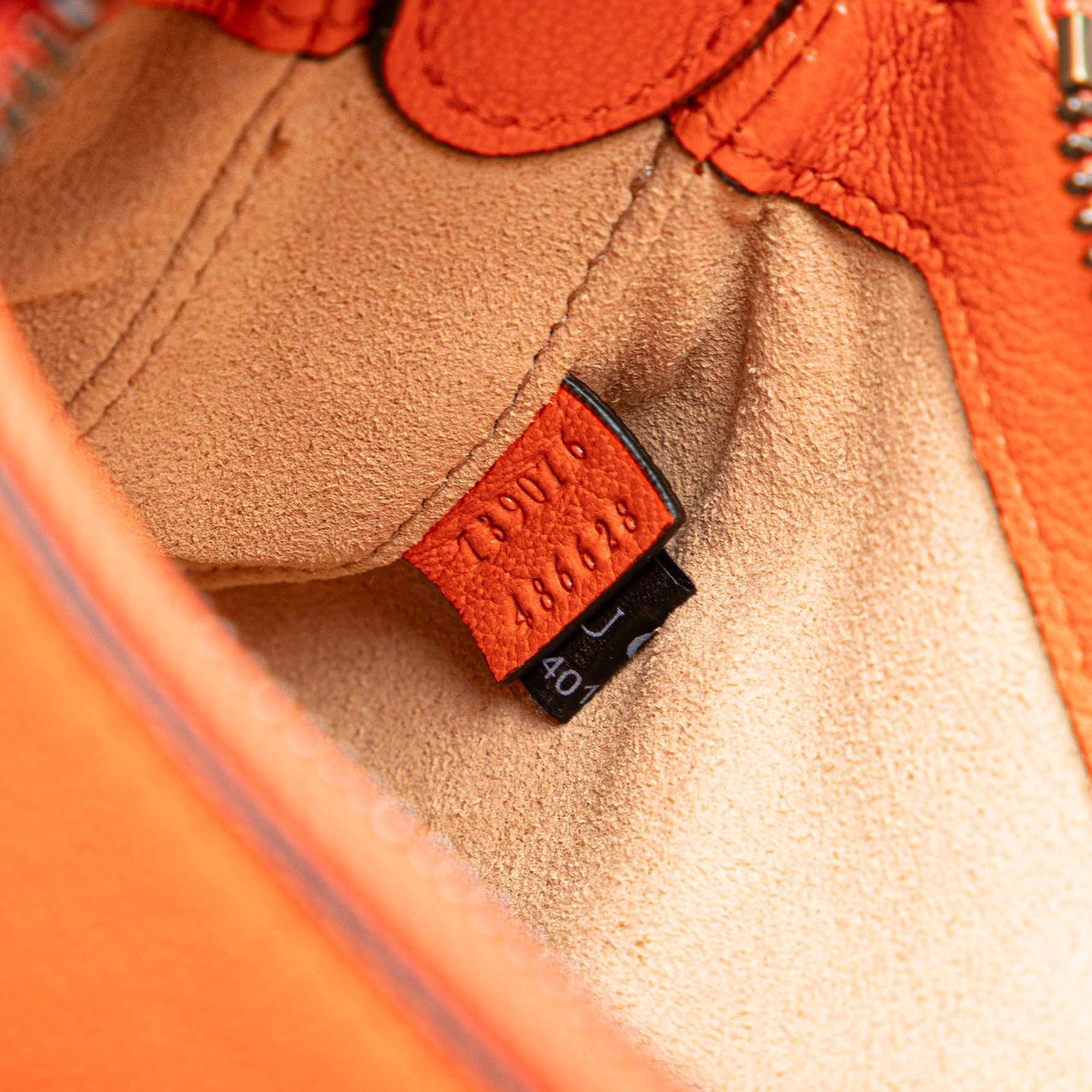 Gucci Mini Leather Aphrodite Shoulder Bag Oranje